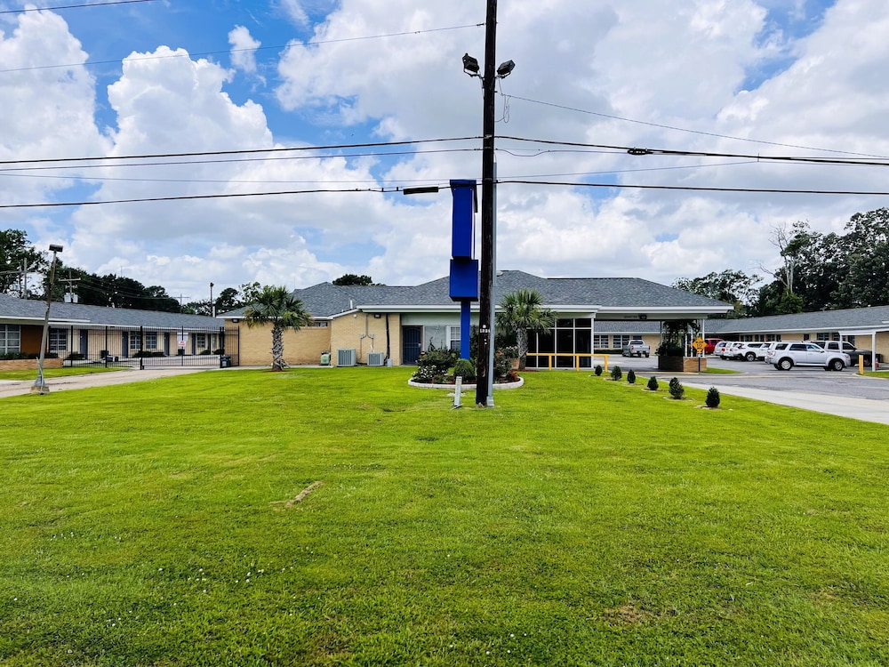 The Shades Motel Baton Rouge