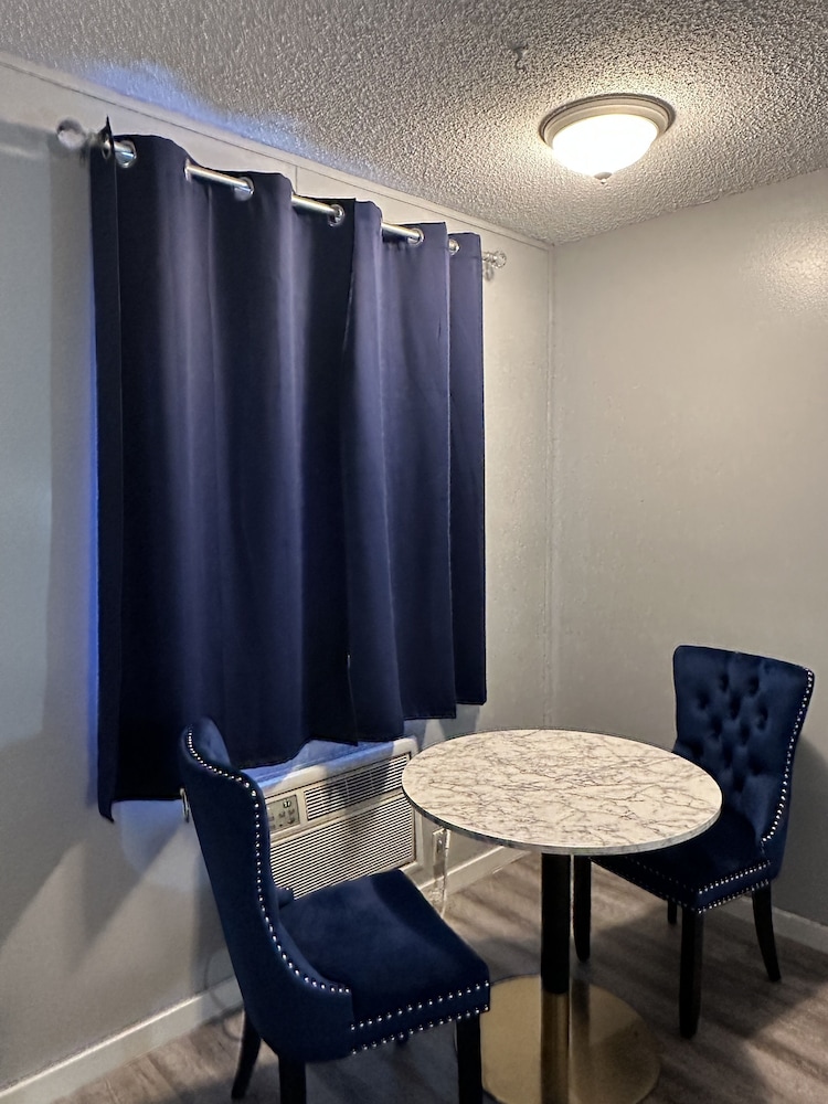 Paxton Inn Motel - photo 17