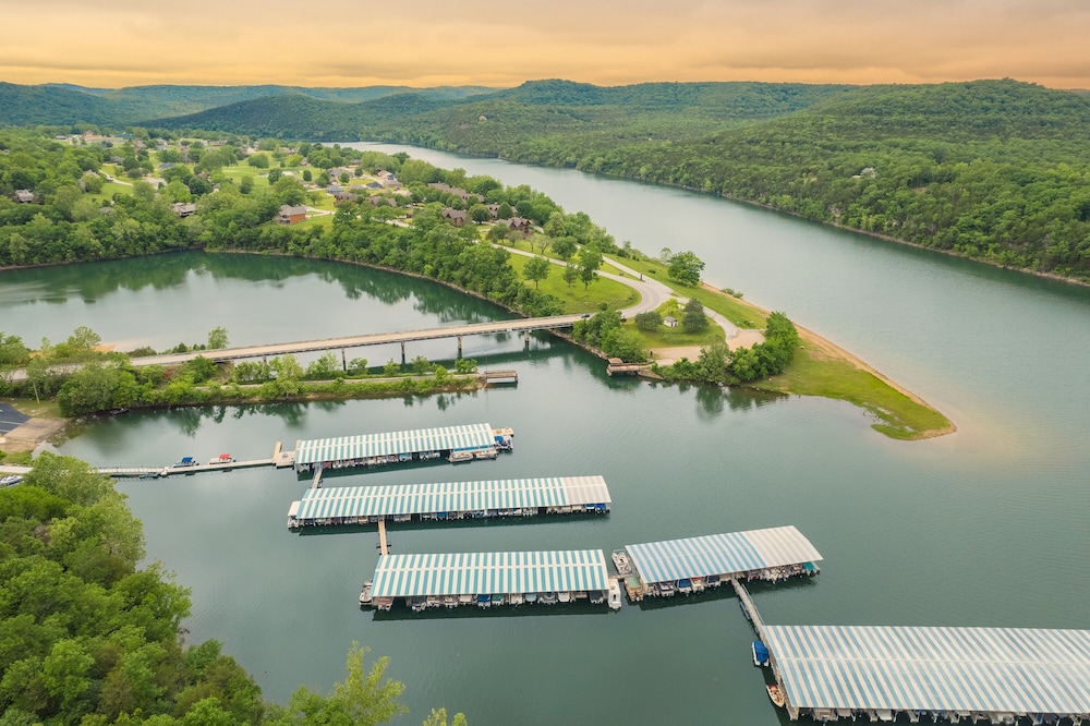 Table Rock Landing Resort - photo 31