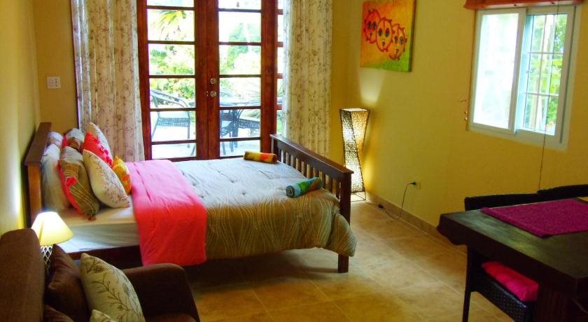 Casa del Sol Bed and Breakfast — 5-Star Luxury Hotel in Contadora, Panama