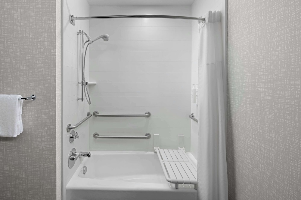 Hampton Inn & Suites Orem - photo 28