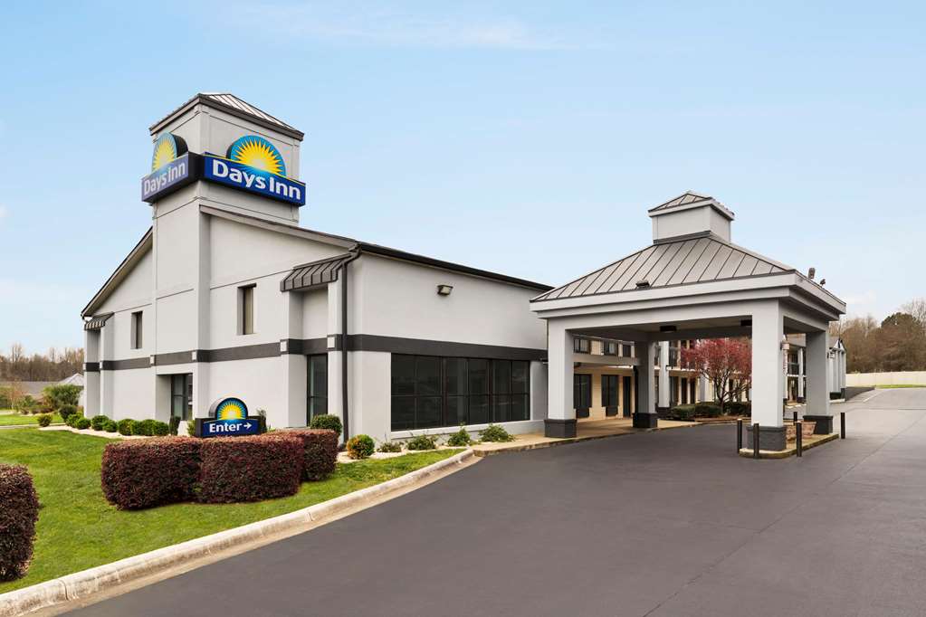 Days Inn by Wyndham Rock Hill - carbon neutral hotel in Rock Hill