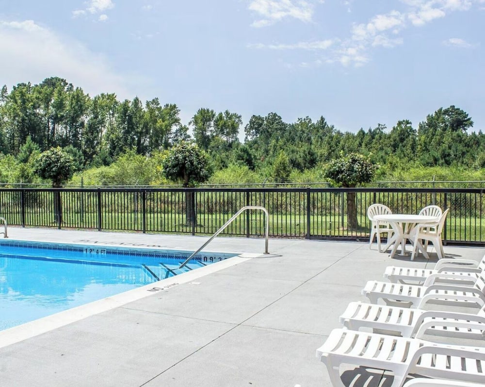 Comfort Inn Dunn near I 95 - photo 14