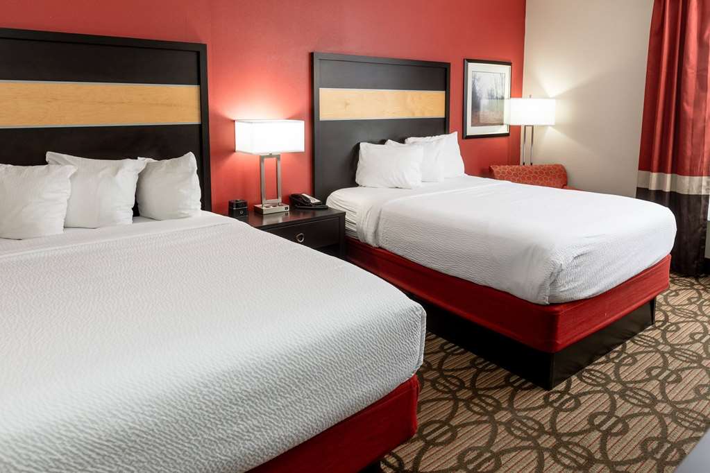 La Quinta Inn & Suites by Wyndham Starkville at MSU - photo 19