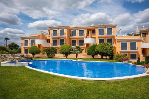Rosemary Apartment — 4-Star Luxury Hotel in Olhos De Agua, Portugal