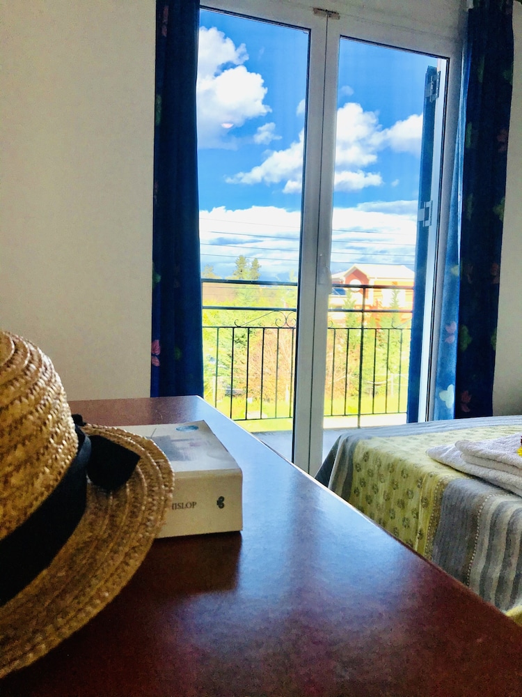 Room banos Apartment 2 bed Rooms And Swi — 4-Star Luxury Hotel in Corfu, Greece