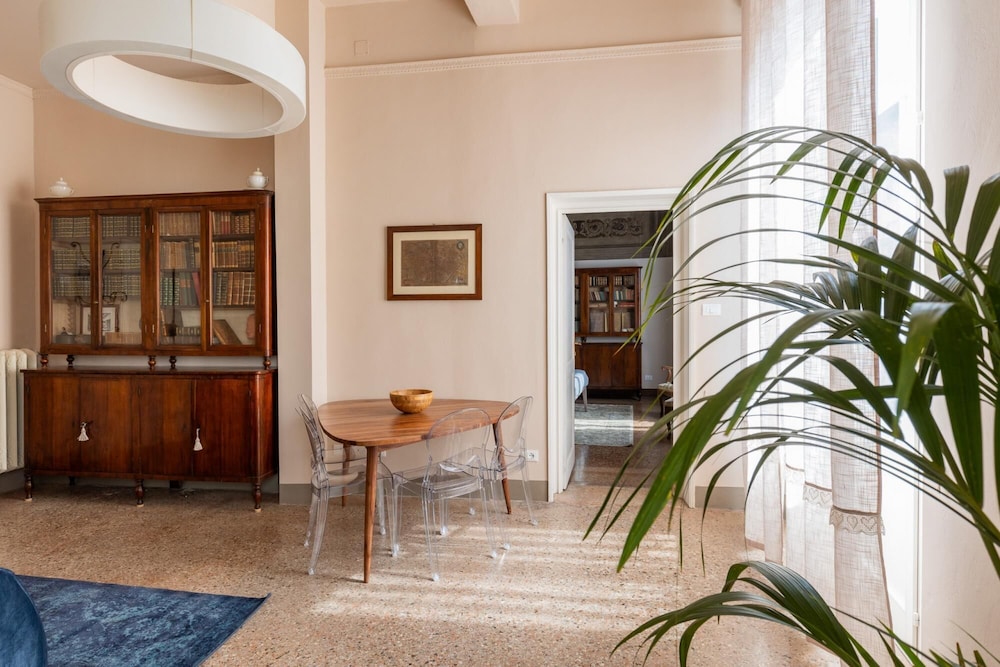 Via D Azeglio 37 Casa Dell Auriga — 4-Star Luxury Hotel in Bologna, Italy
