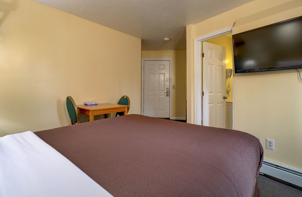 Brookside Motel And Cottages - photo 24