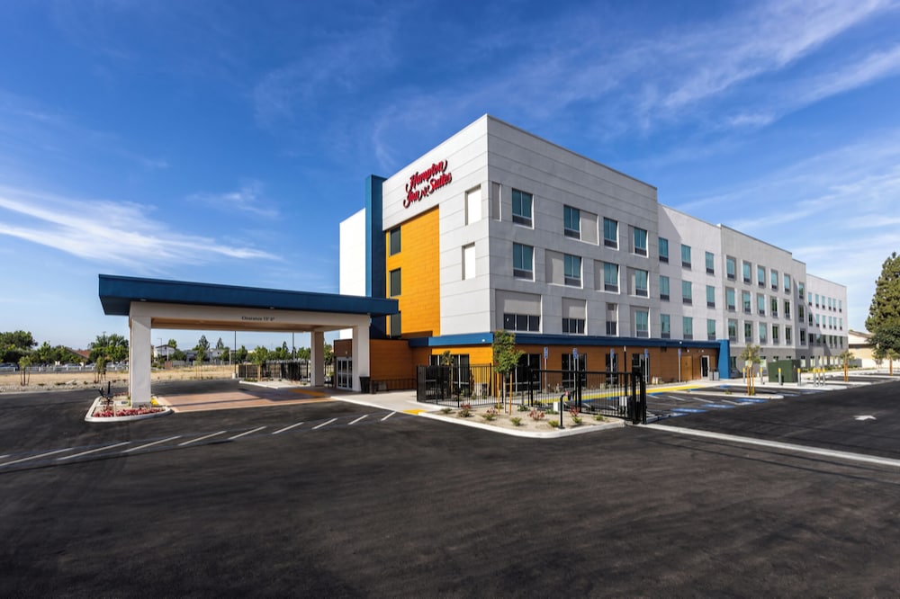 Hampton Inn & Suites by Hilton Bakersfield Central - photo 60