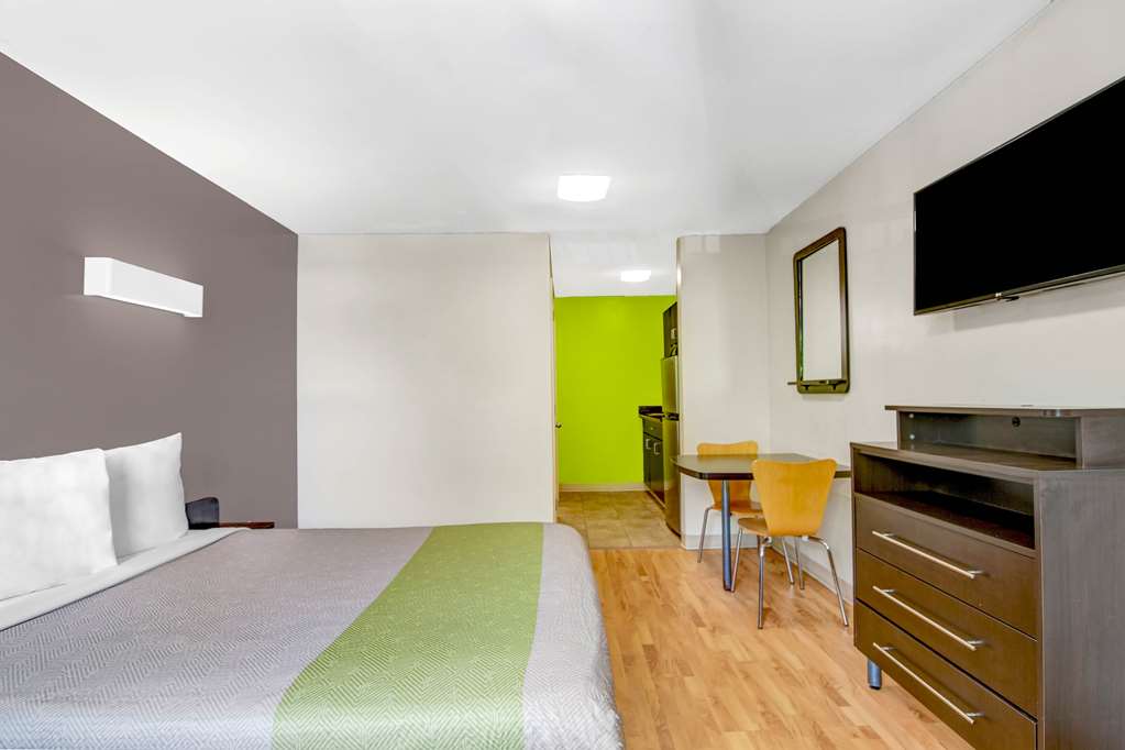 Studio 6 Extended Stay Atlanta GA Chamblee - photo 10