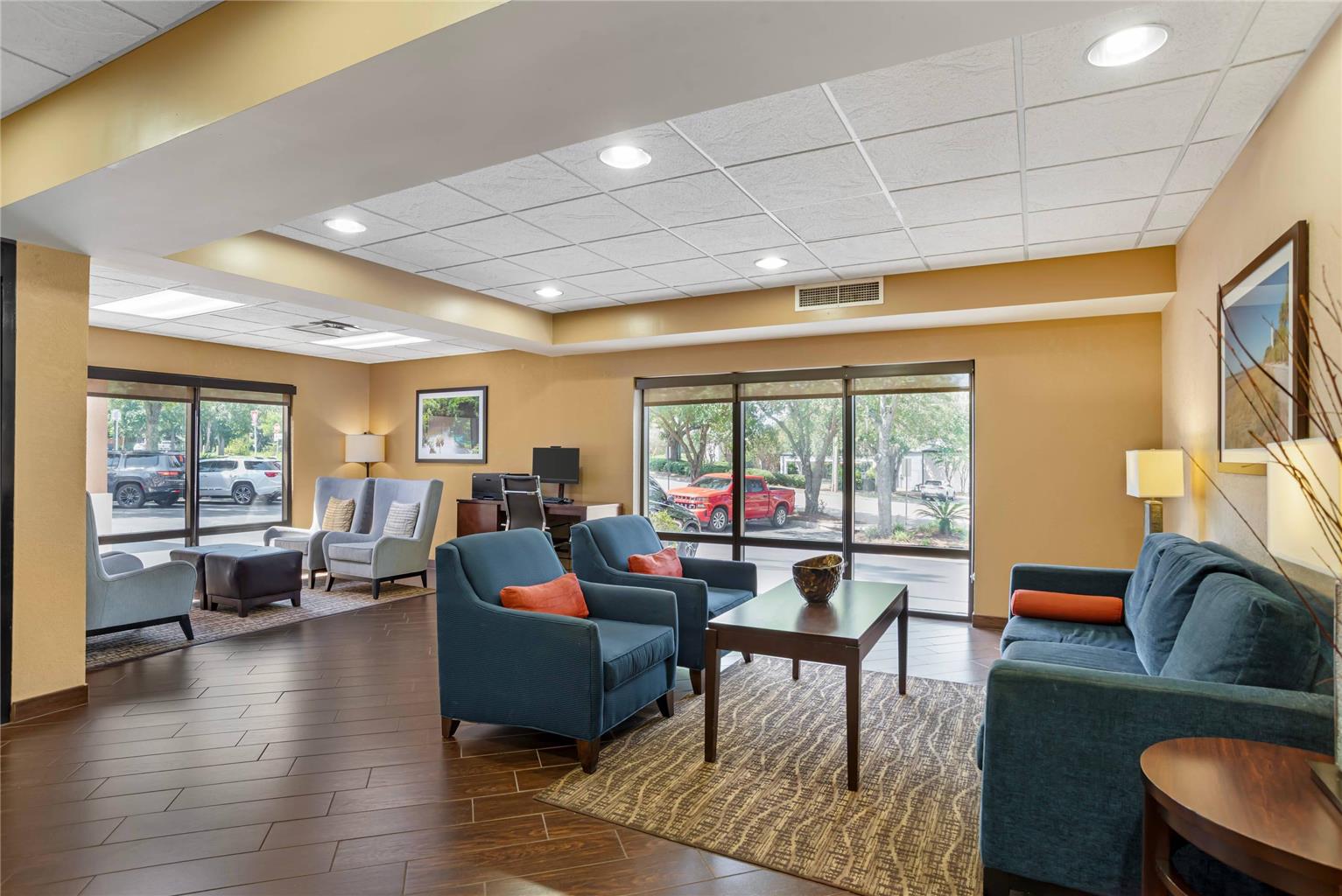 Comfort Suites Tallahassee Capitol University Area - photo 8