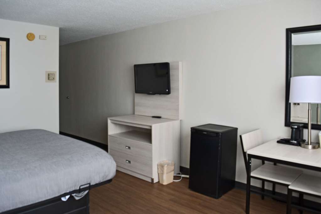 Quality Inn & Suites East Syracuse Carrier Circle - photo 11