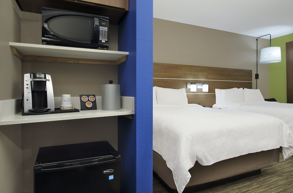 Holiday Inn Express & Suites Dallas Frisco NW Toyota Stdm by IHG - photo 9