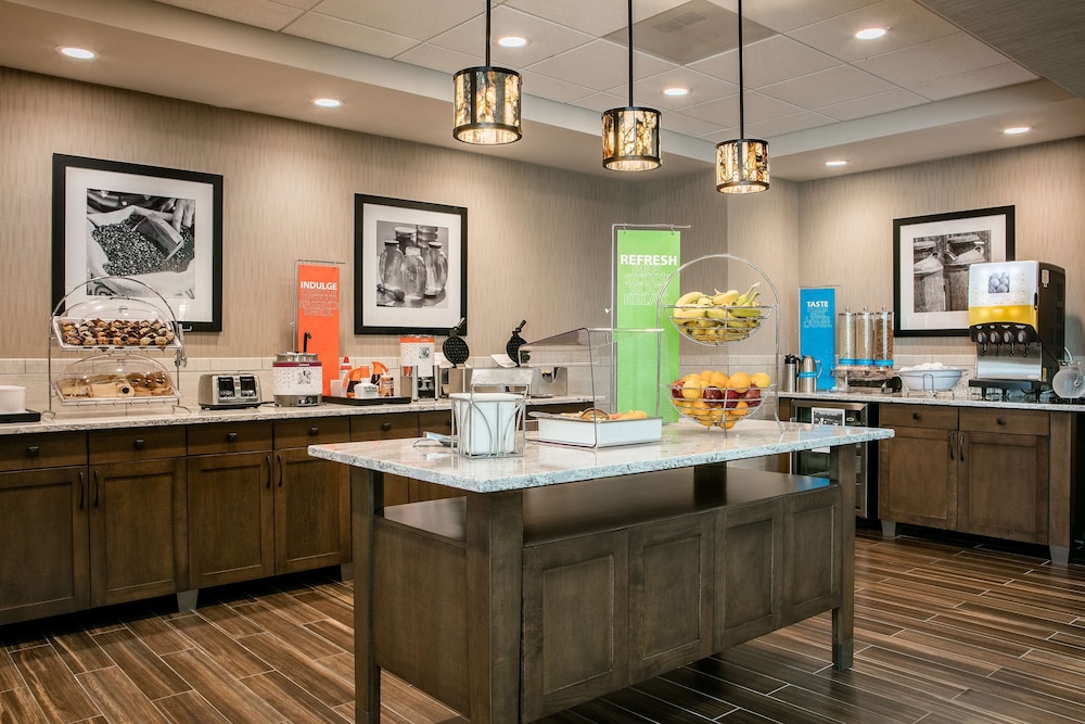 Hampton Inn & Suites Mason City - photo 27