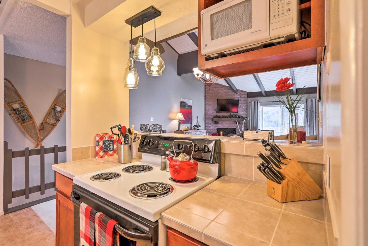 Incline Village Condo w Deck: 1 Mi to Lake Tahoe Incline Village