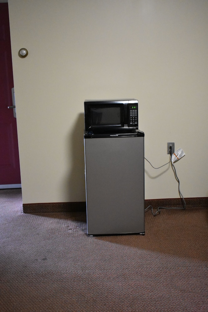 South Hills Motel - photo 14