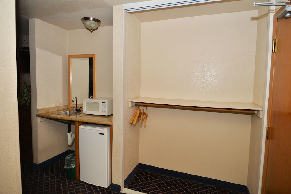 Sunrise Inn Hotel - photo 30