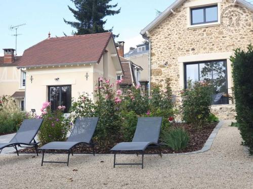 Gîte de Charme à Senlisse: Confort Haut de Gamme Parc Arboré Cheminée Wifi Gratuit Proche Châteaux FR 1 527 9 — hotel in Maurepas