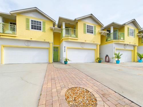 Coastal Bliss Retreat Beach Vibes & Rockets in Cocoa Beach, United States