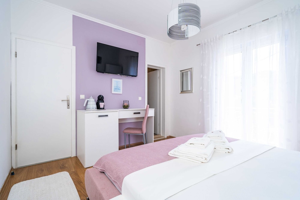 Apartment & Rooms Duja