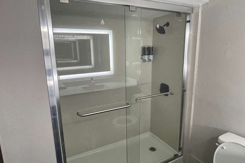 Wingate by Wyndham Columbia Fort Jackson - photo 19