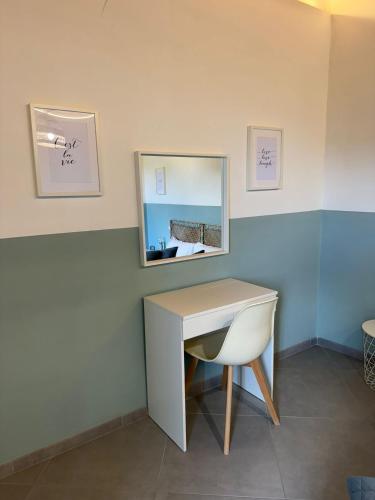 Via Camerina 3 — 4-Star Luxury Hotel in Castelnuovo Di Porto, Italy