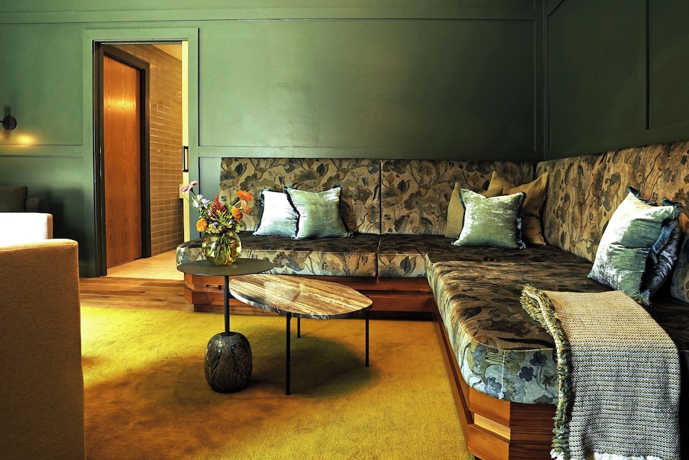 Albert Hotel - photo 16