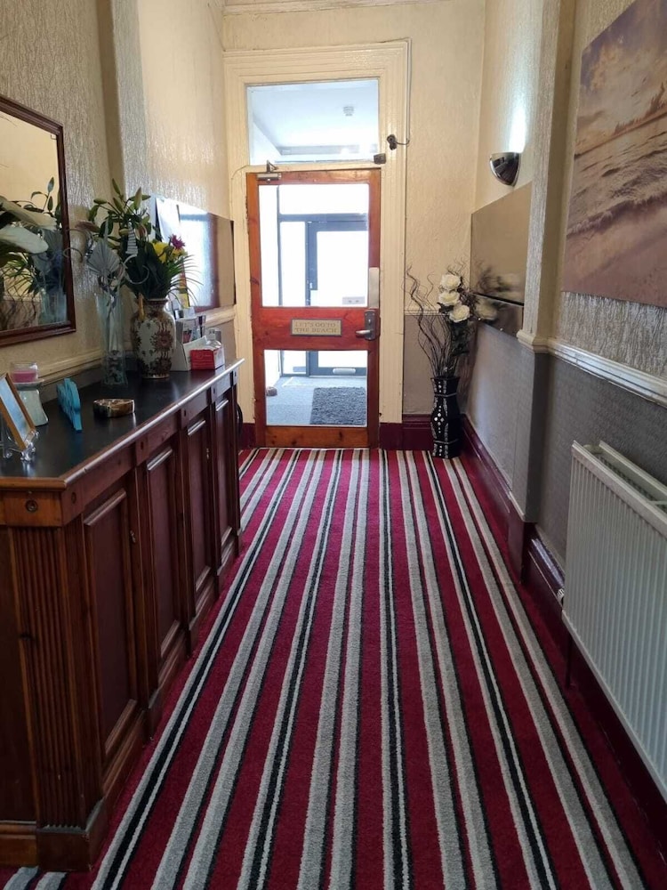 Funky Towers Hotel — Blackpool — photo 4