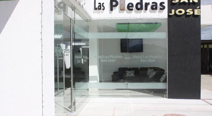 Hotel Las Piedras San Jose — Isnos