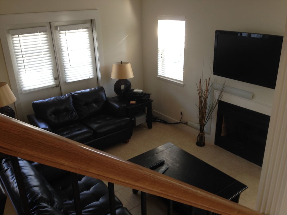 Mills Seaview Cottage by Forehand Rentals — 4-Star Luxury Hotel in Panama City Beach, United States