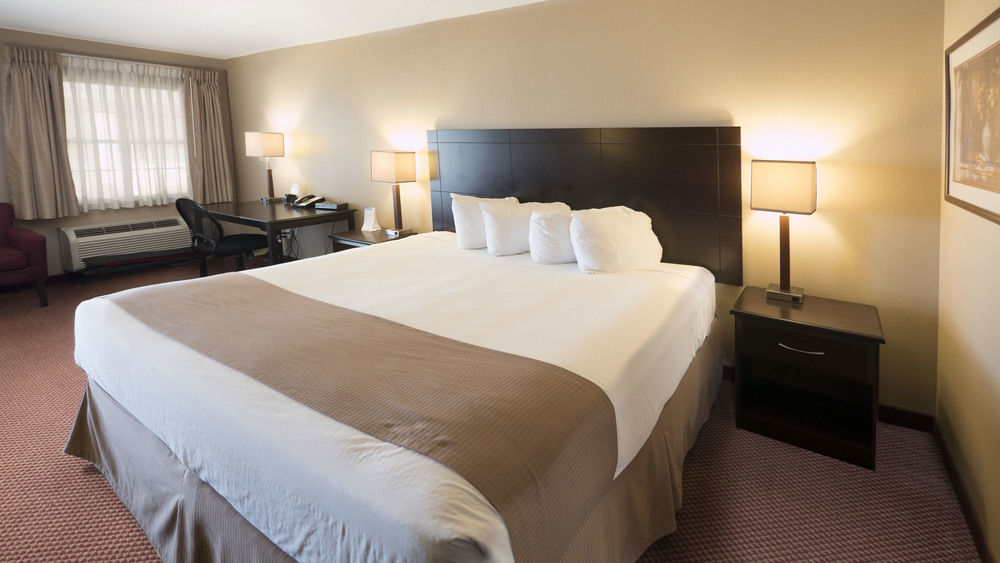 Moberly Inn and Suites - photo 5
