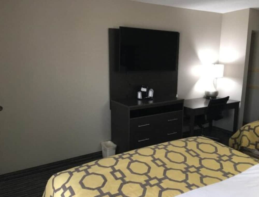 Baymont by Wyndham Topeka - photo 3