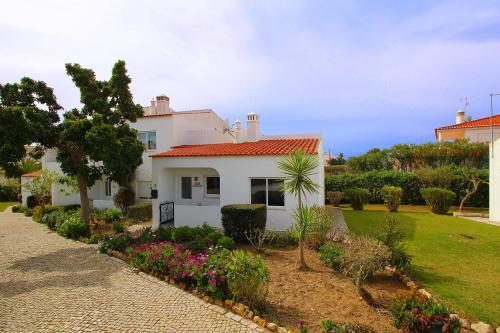 Casa Scarlett Walk to beach Communal Pool — 4-Star Luxury Hotel in Carvoeiro, Portugal