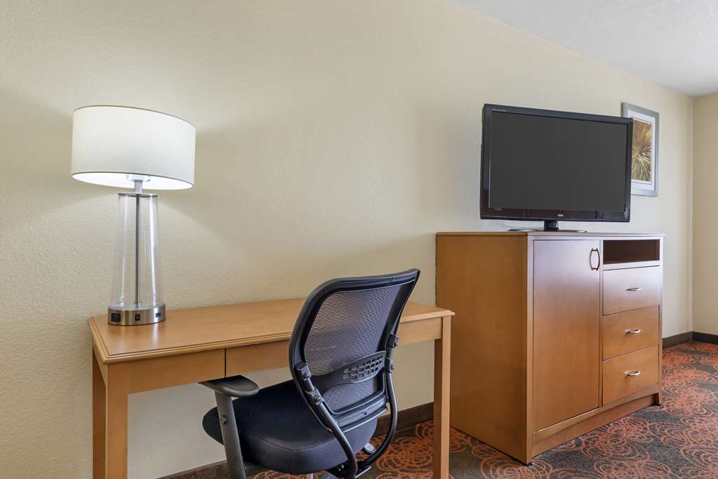 Best Western Plus Waco North - photo 9