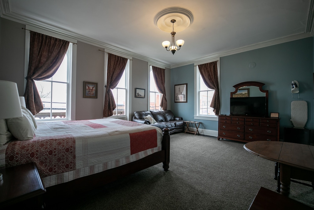 Nauvoo Temple House Hotel - photo 8