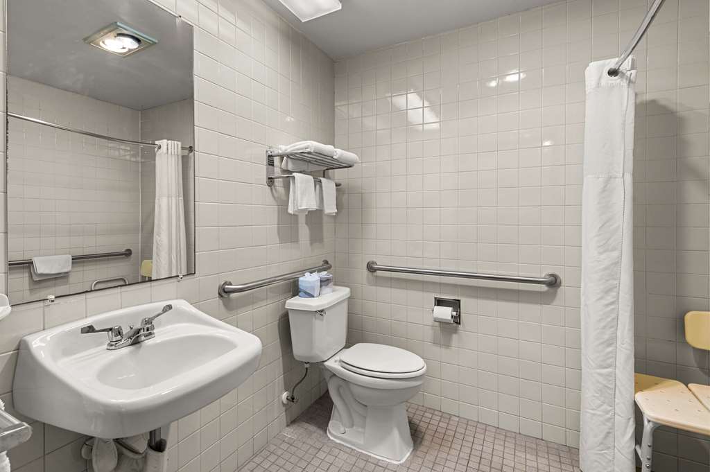Suburban Studios Kansas City Airport North - photo 13