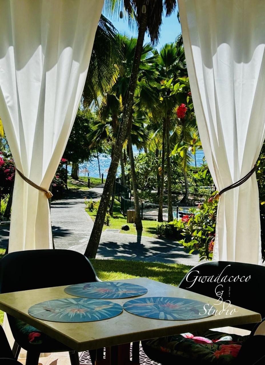 Accès direct Plage et Piscine Vue Mer et Cocotiers Les Gwada Studios Village Vacances Ste Anne — 4-Star Luxury Hotel in Sainte-Anne, Guadeloupe
