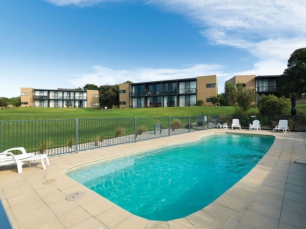Moonah Links Apartment 45 Lovely 1 bedroom holiday home with heated pool — 4-Star Luxury Hotel in Melbourne, Australia