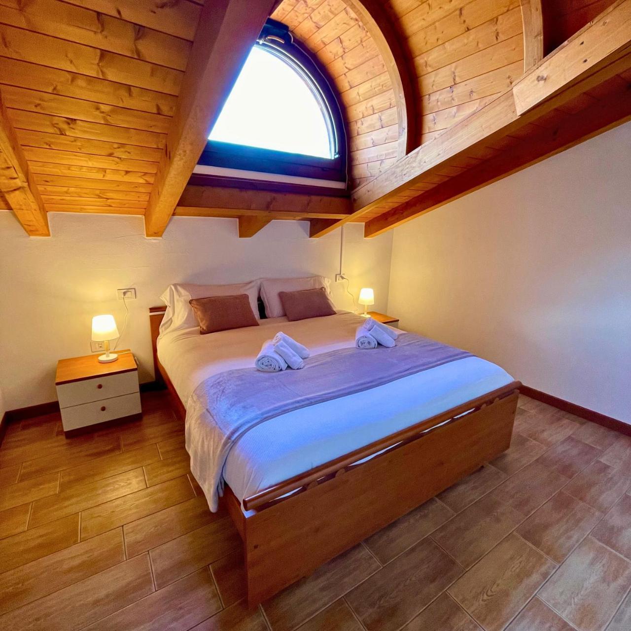 Appartamento Angelo — 4-Star Luxury Hotel in Domaso, Italy
