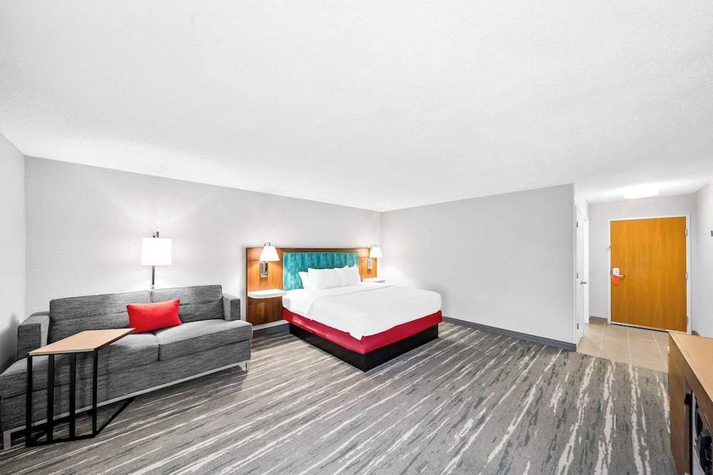 Hampton Inn Lincoln South Heritage Park - photo 26