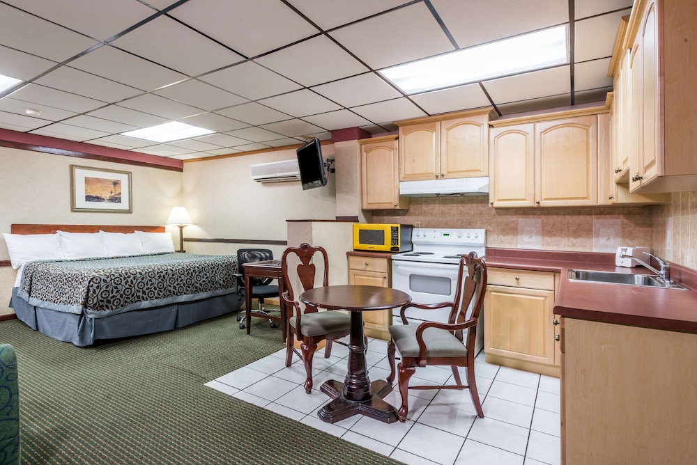 Days Inn by Wyndham Pittsburgh - photo 9