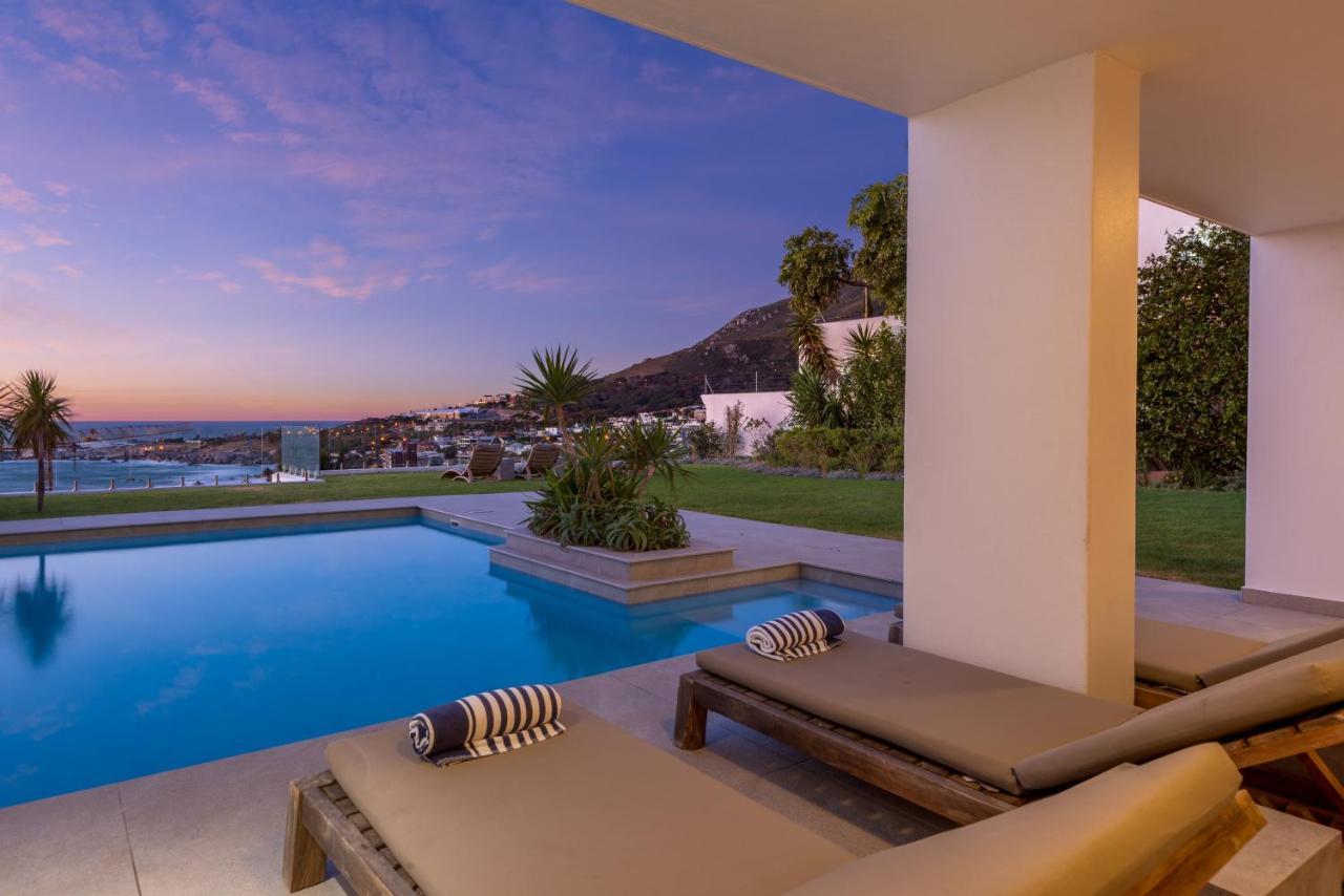 Sandpiper House: Stunning Ocean Views Heated Pool & Large Garden