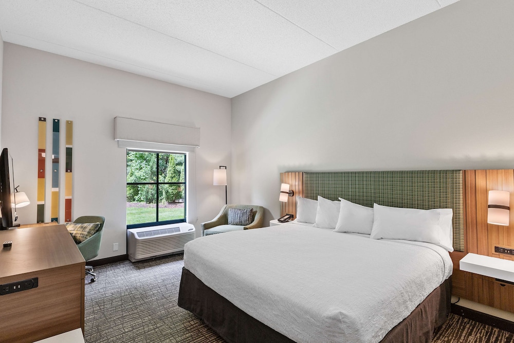 Hampton Inn & Suites Lake George - photo 36