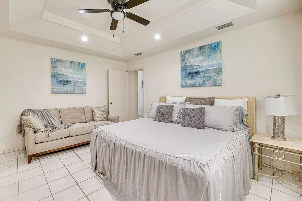 Pet Friendly San Juan Home with Private Yard and Grill — 4-Star Luxury Hotel in San Juan, United States