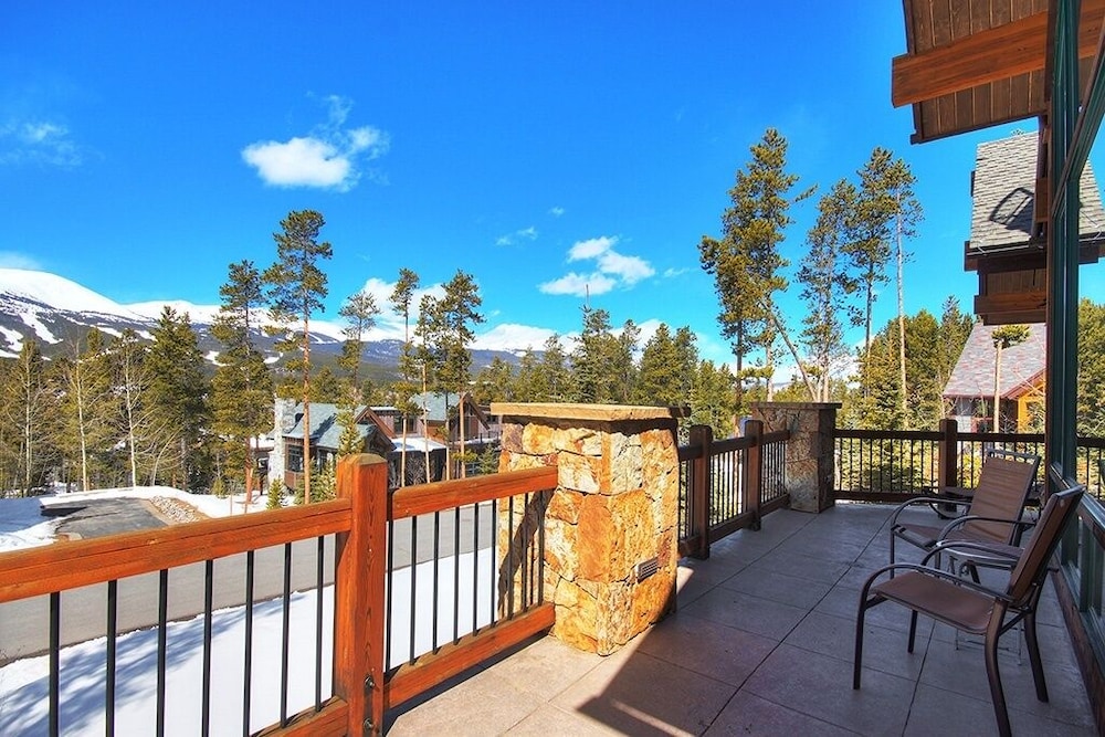 Mountain Majesty Manor Main Street by Pinnacle Lodging - photo 31