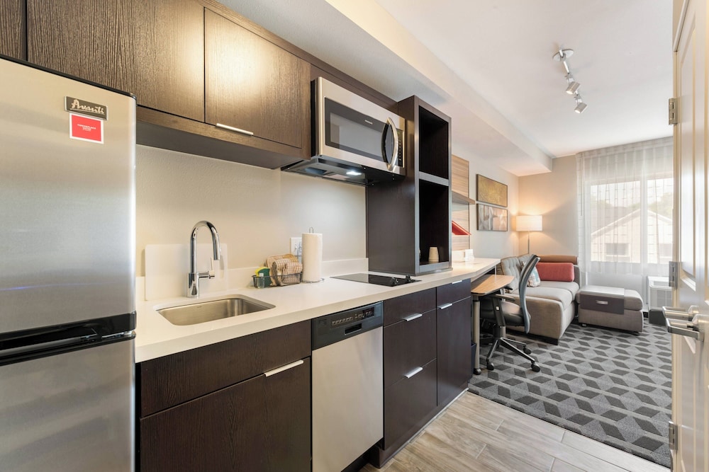 TownePlace Suites by Marriott Greensboro Coliseum Area - featured photo