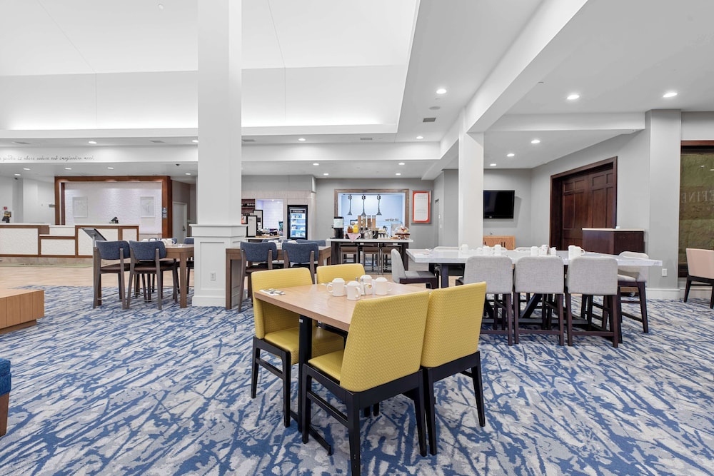 Hilton Garden Inn Auburn - photo 45
