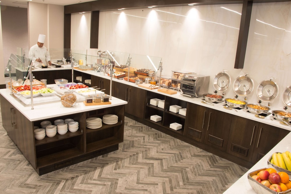DoubleTree by Hilton Hotel Syracuse - photo 31