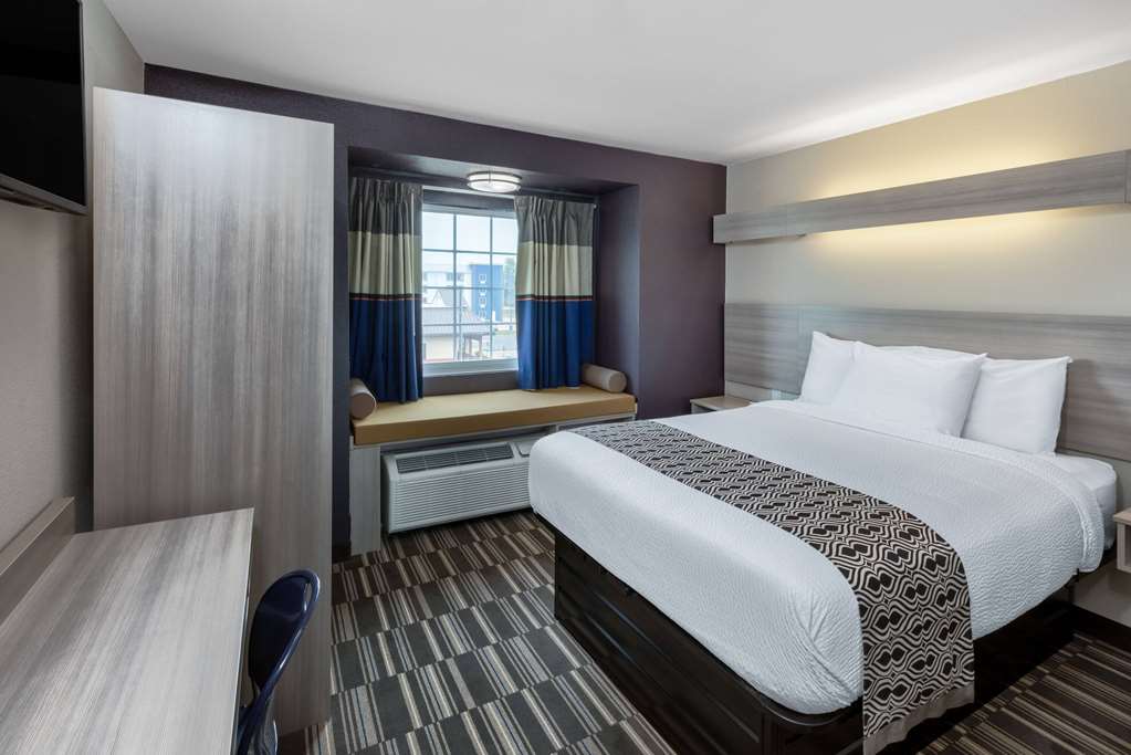 Microtel Inn & Suites by Wyndham Bossier City - photo 43