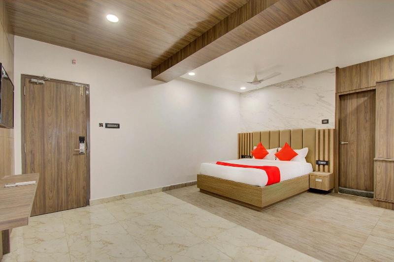 Capital O 23031 V Hotel in Vijayawada, India